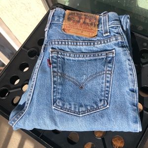 Levi’s 501 tapered mom jeans